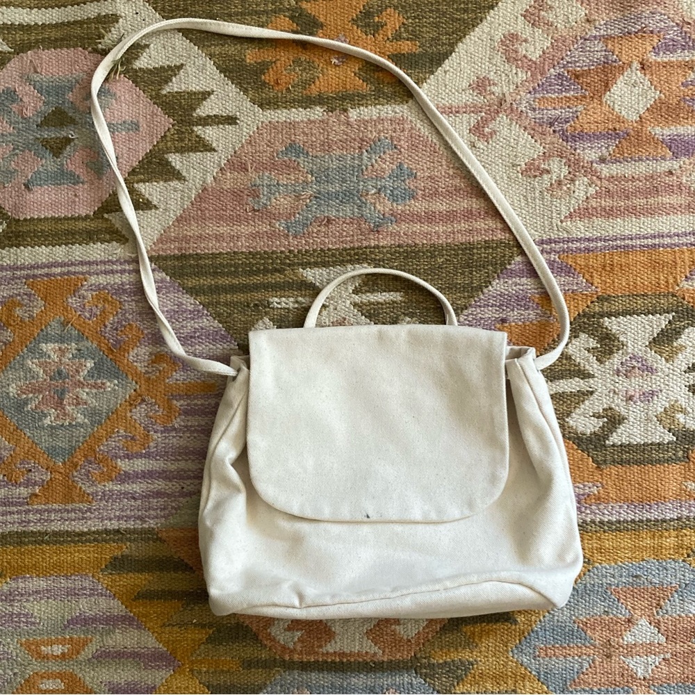 Small white Baggu bag